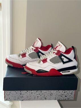 Nike Air Jordan 4 Retro Fire Red 2020 Women’s 8.5 Men’s 7 w/ Box